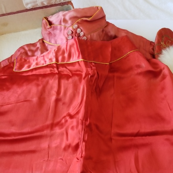 Asian Hand Embroidered Gold Dragon Red Silk Pajama Slippers Box Ensemble Size S - Picture 7 of 16